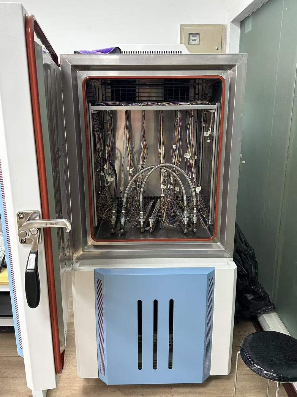 environmental chamber